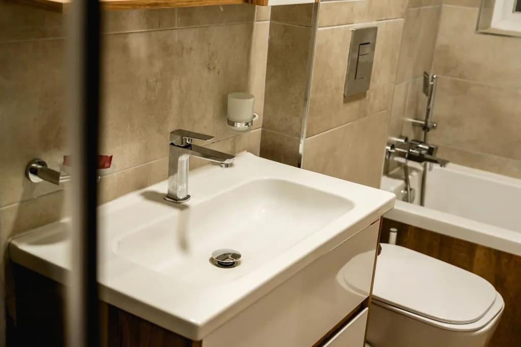 Luxurious & Stylish Penthouse With Private Pool Apartment Msida Luaran gambar