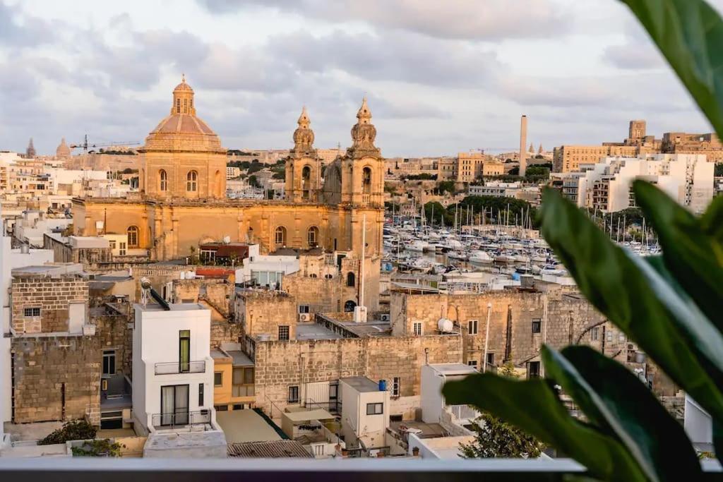 Luxurious & Stylish Penthouse With Private Pool Apartment Msida Luaran gambar